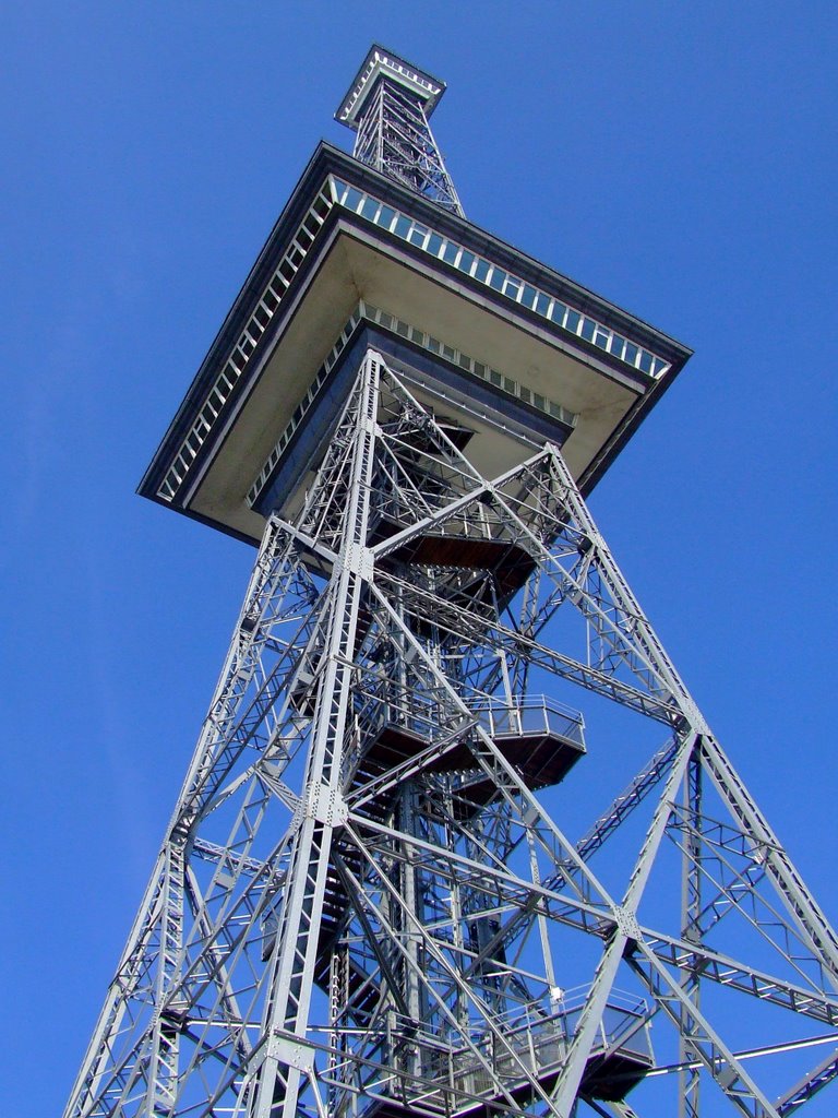 Funkturm der Messe Berlin by Andreas Schwertner