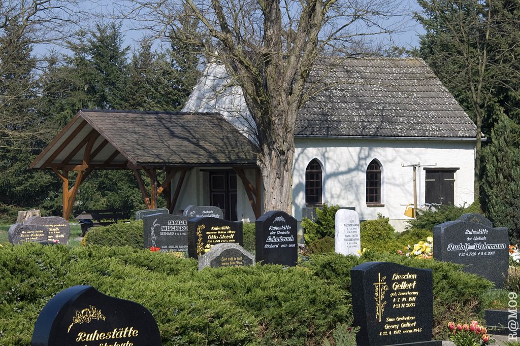 Lindhorst - Friedhof mit Kapelle by Rainer_MD