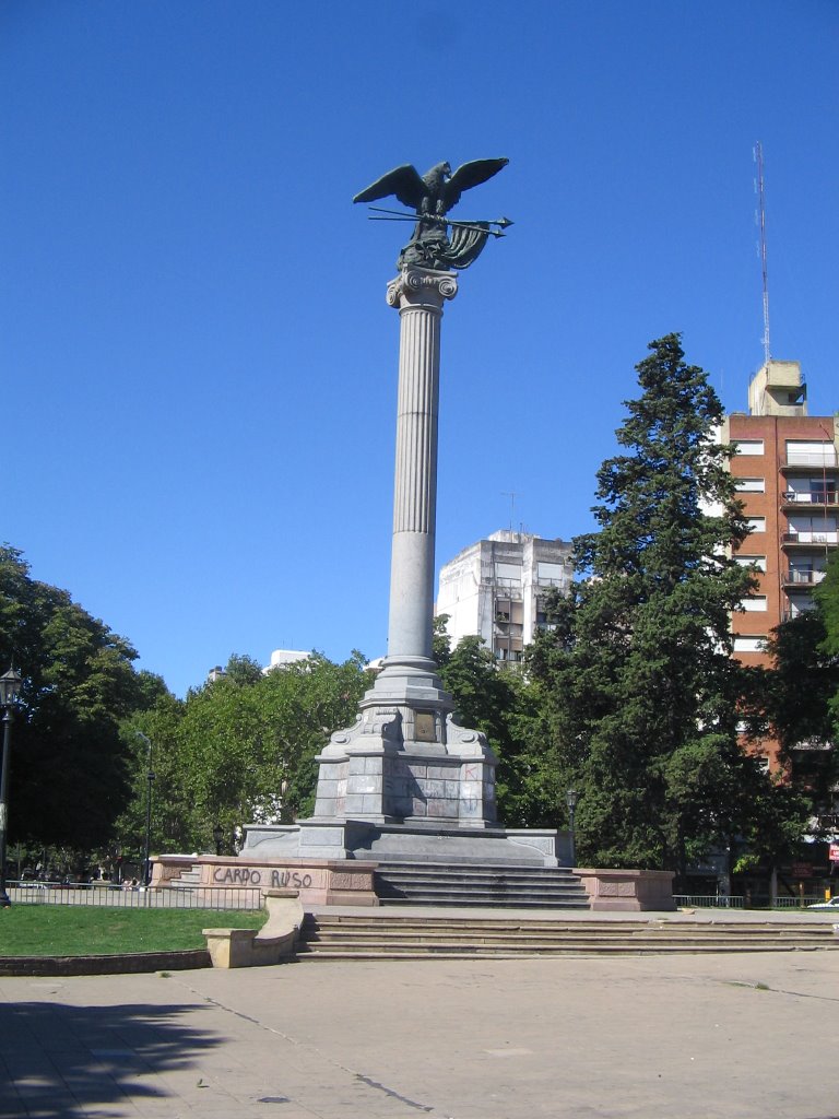 Plaza Italia, monumento by Flea Fly