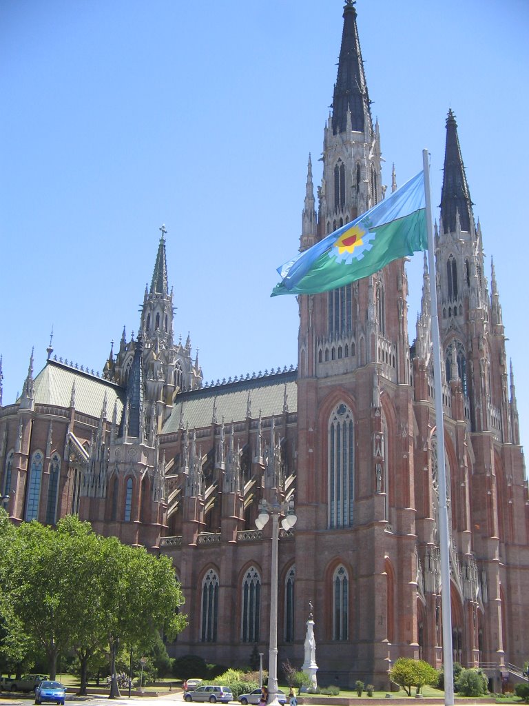 Iglesia Catedral de lado by Flea Fly