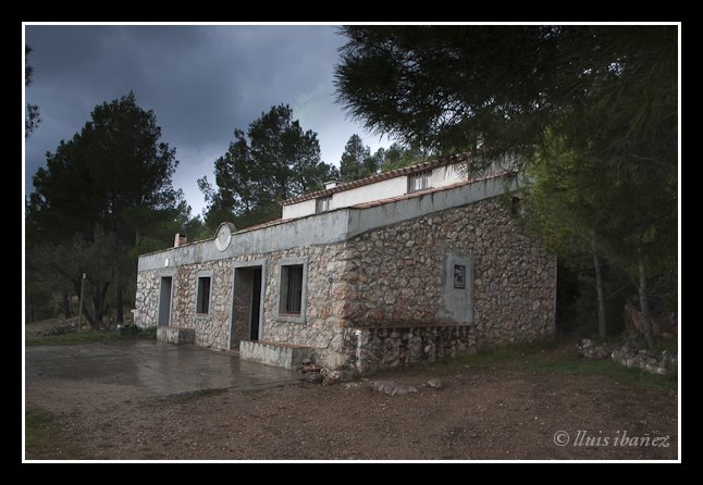 Refugi de la Font Nova by Lluis Ibañez