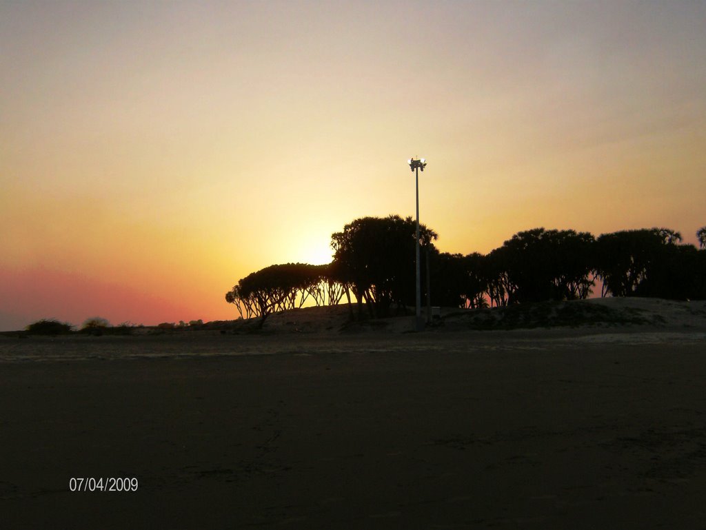 Sunset at Nagoa Beach, Diu by somzworld