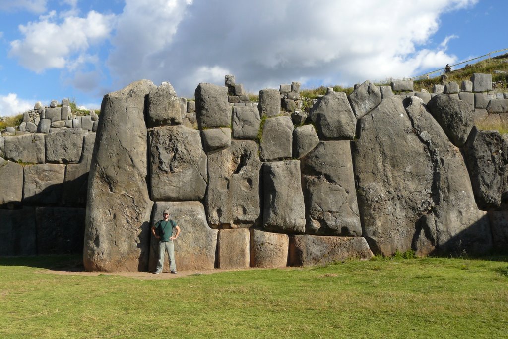 Saqsayhuaman by Fernando Serra