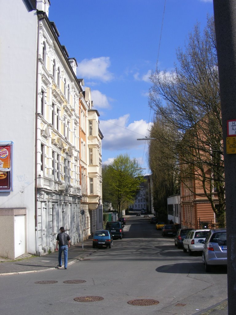 Sternstraße Richtung Oberbarmen by Reinhard Ackermann