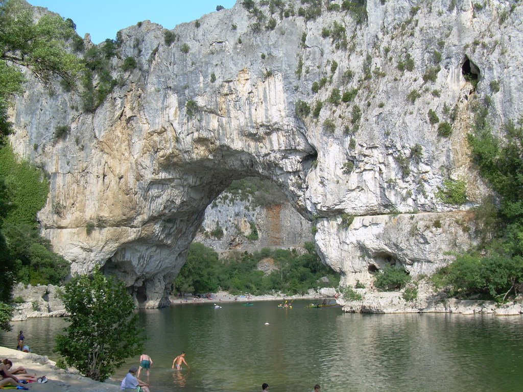 Le pont d'arc by andrev colin