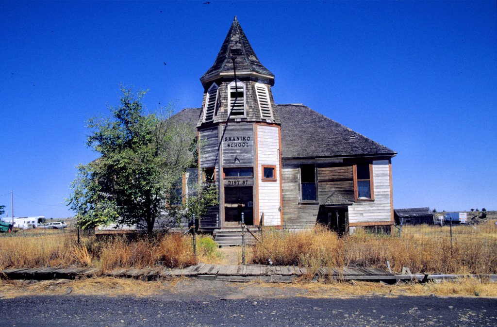 Shaniko Schoolhouse by Commercialphot