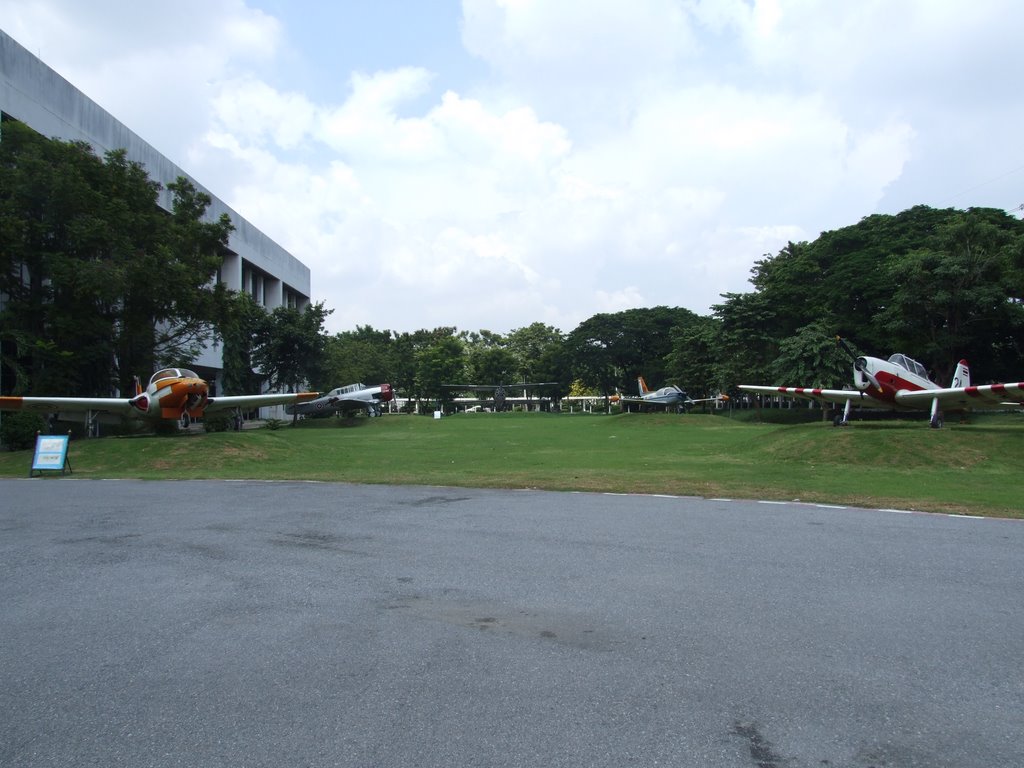 Royal Thai Air Force Museum by hongkong1964