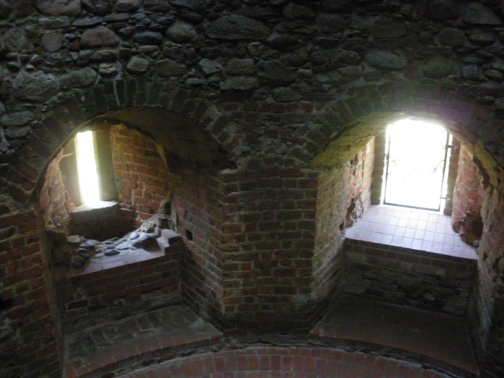 Schießscharten im Westturm der Burg Eisenhardt by RainerPausB