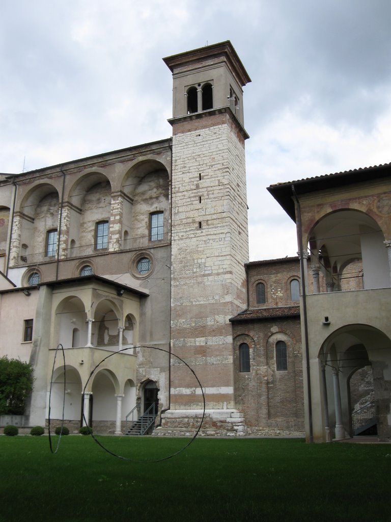 Museo di Santa Giulia - chiostro interno by Berg Blue