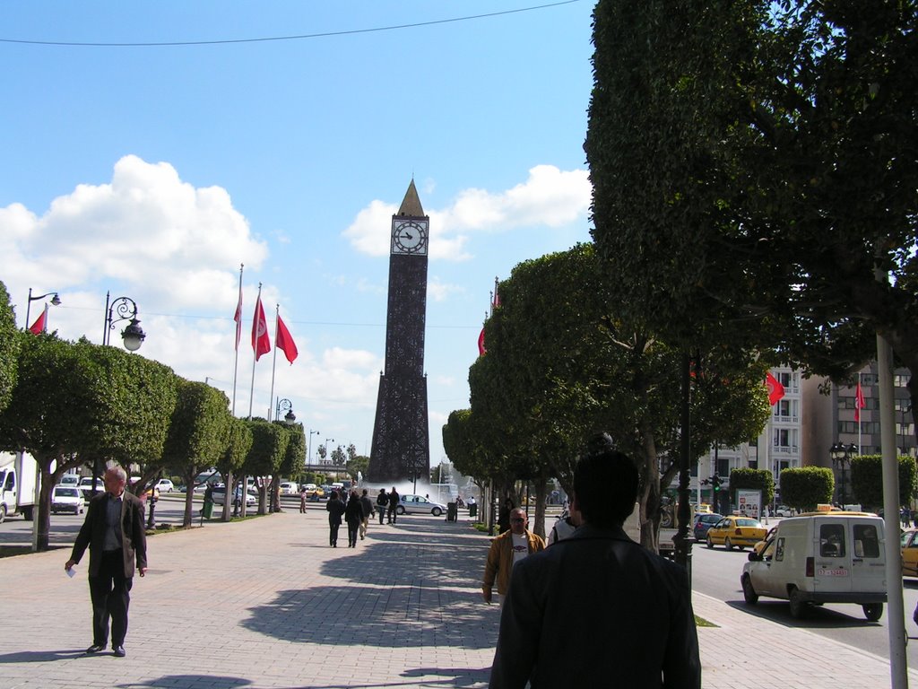 Horloge Avenue Bourguiba by mohebelfalak