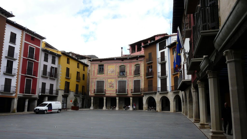 Graus, (Plaza Mayor) by Fernando Lorenzo Yus…