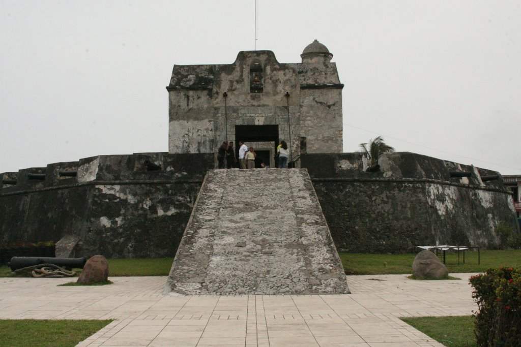 Baluarte de Santiago by Ramon Reyes