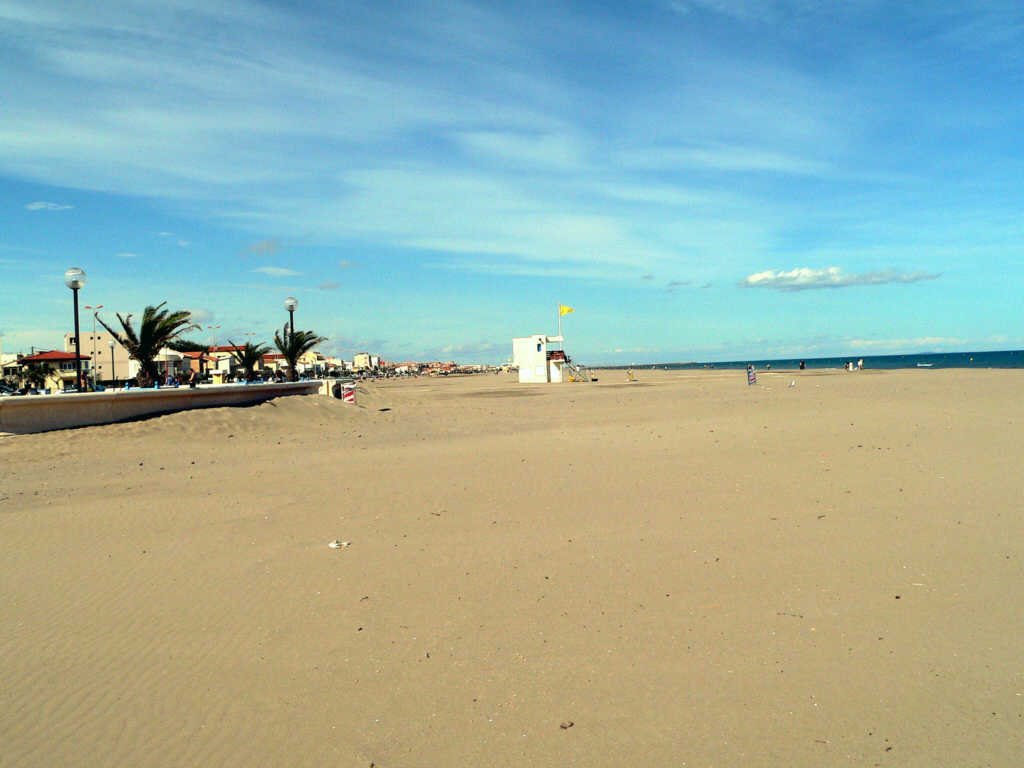 France, Narbonne Plage avec ses 5 km de sable fin by Roger-11