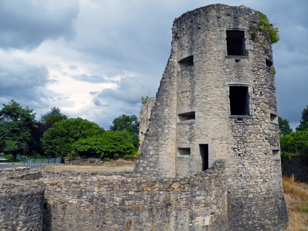 Ruines du château, Les Cars by Tarnix Bulder