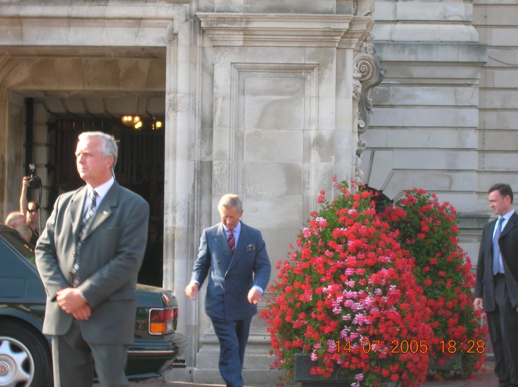 Principe Carlo d'Inghilterra al Cardiff City Hall by Giacomo T