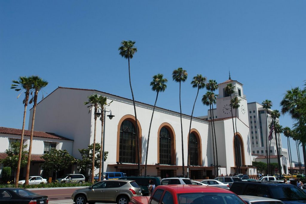 Los Angeles - Union Station / Amtrak Station (Construct 1939) by Michael Lux