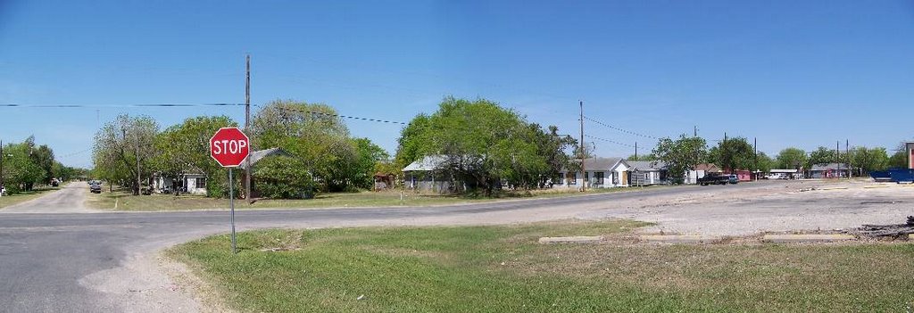 Refugio, TX -- side street by Aislander@ymail.com