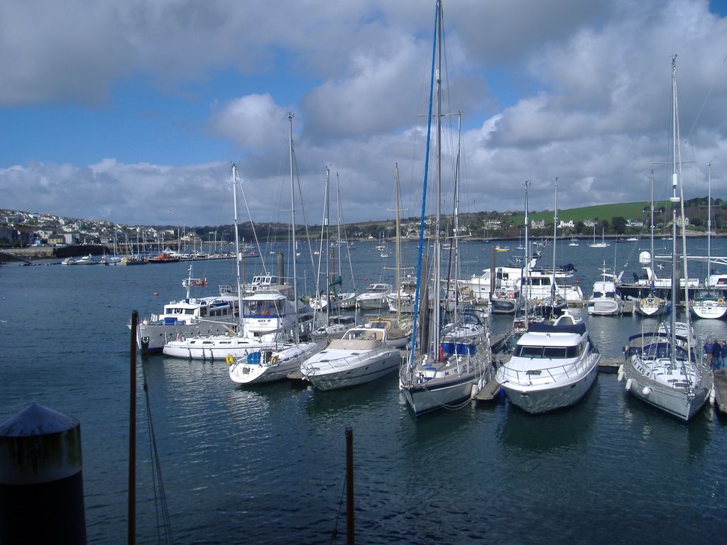 Falmouth Marina by zelab