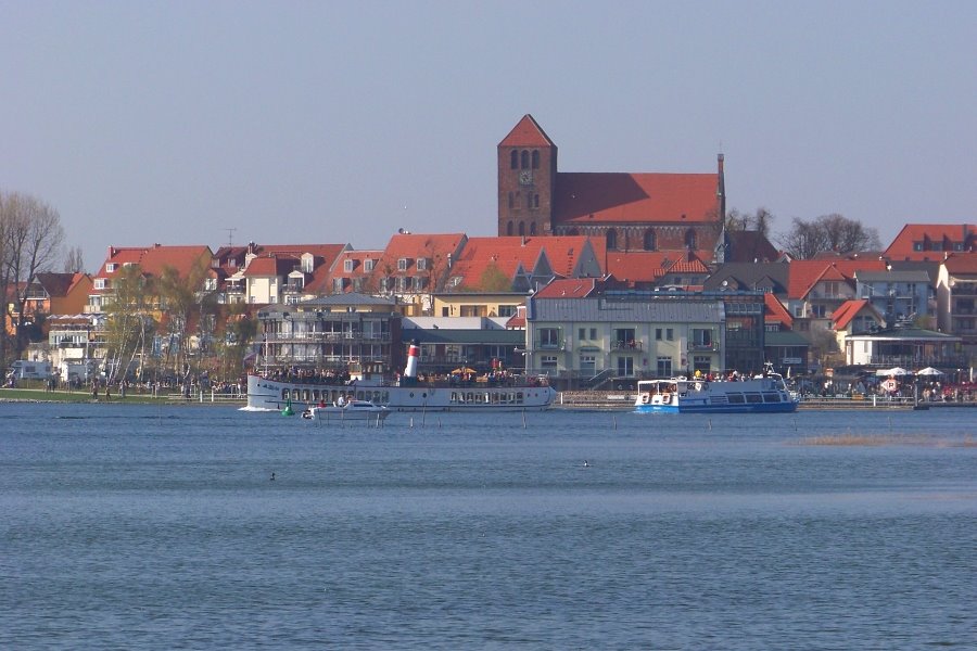 Waren, Blick über die Binnenmüritz by chpagenkopf