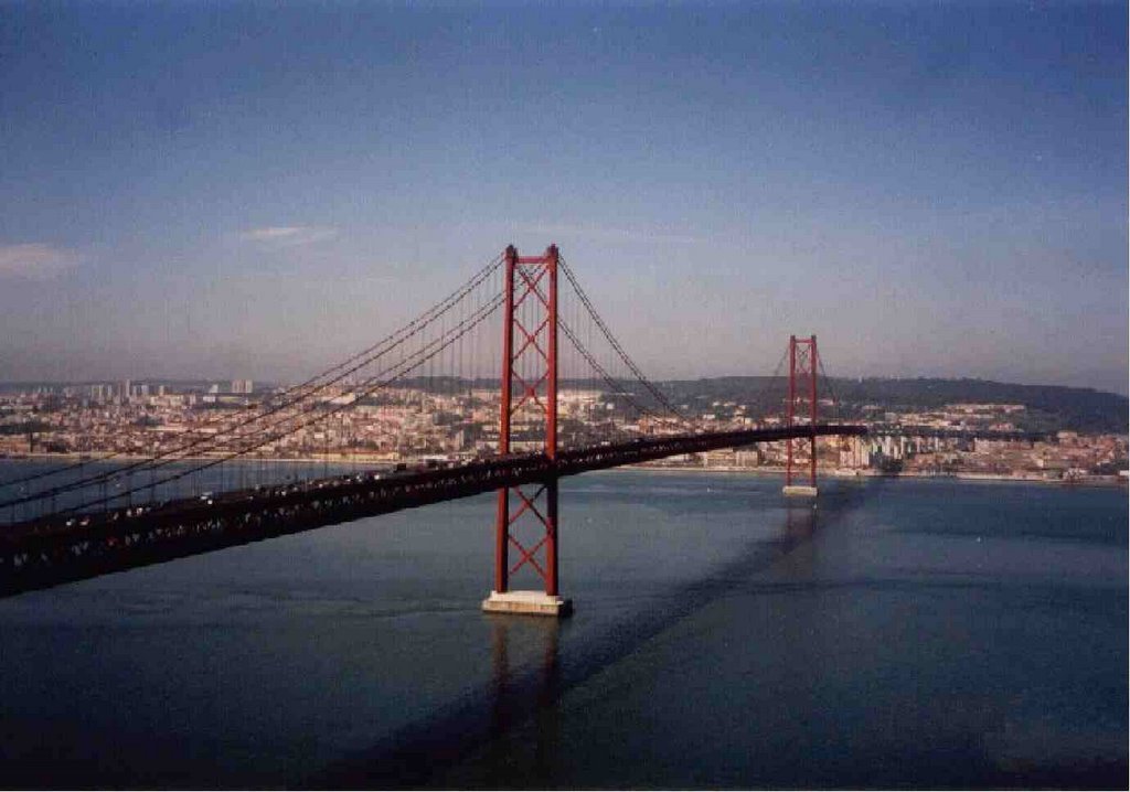 25 de Abril Bridge over Tagus River by rycar