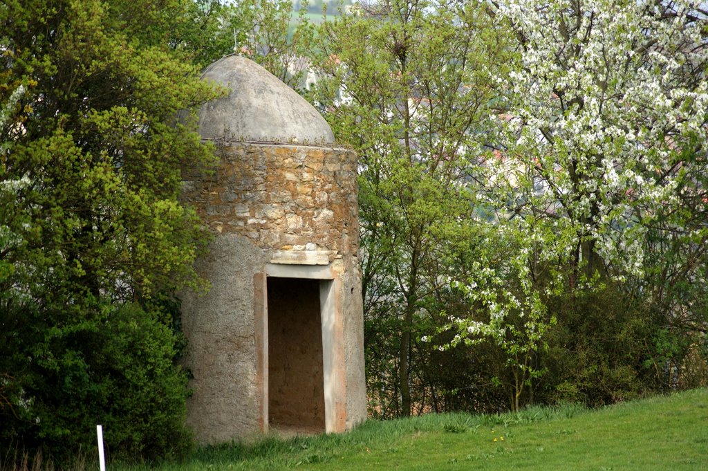 Trullo am Golfplatz auf dem Wissberg by wolfbam