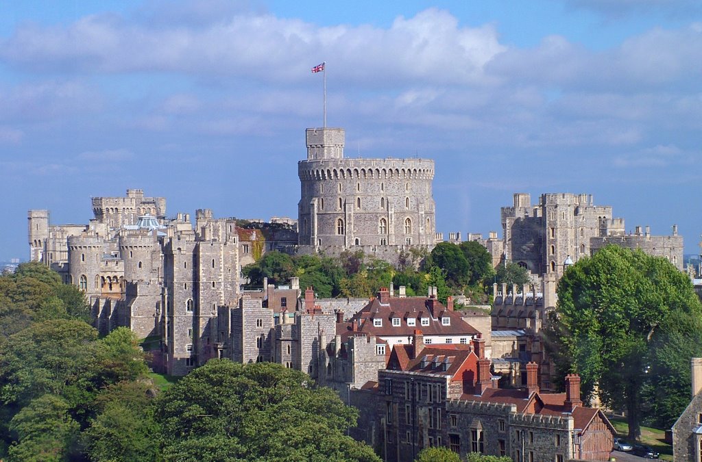 Windsor Castle from the wheel by greengo