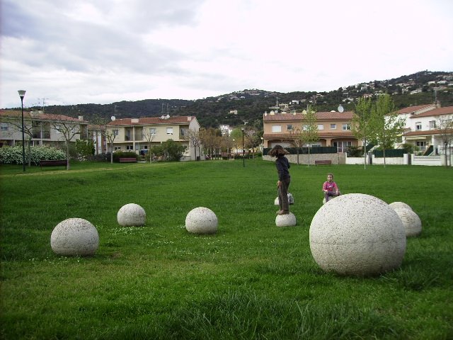 Parc de les onze boles de pedra by pdelaf