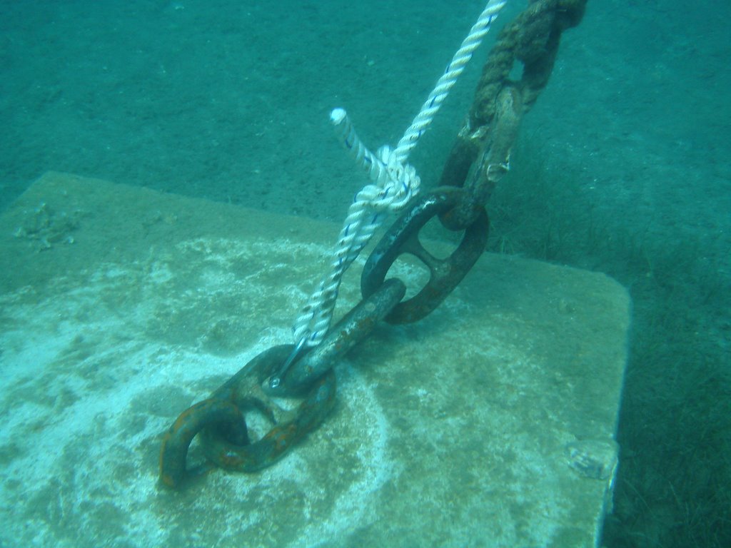 Underwater mooring stone by WShark5