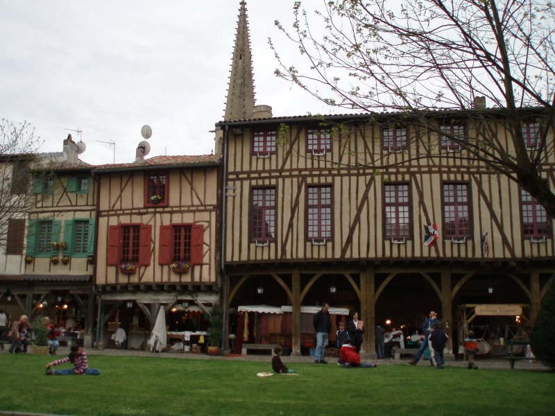 Les halles de Mire-poix by Lunaria