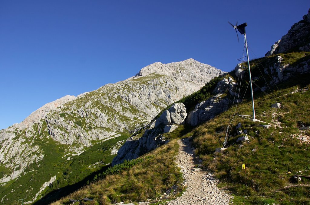 Pogled na Grintovec s Cojzove koce by matej_stirn