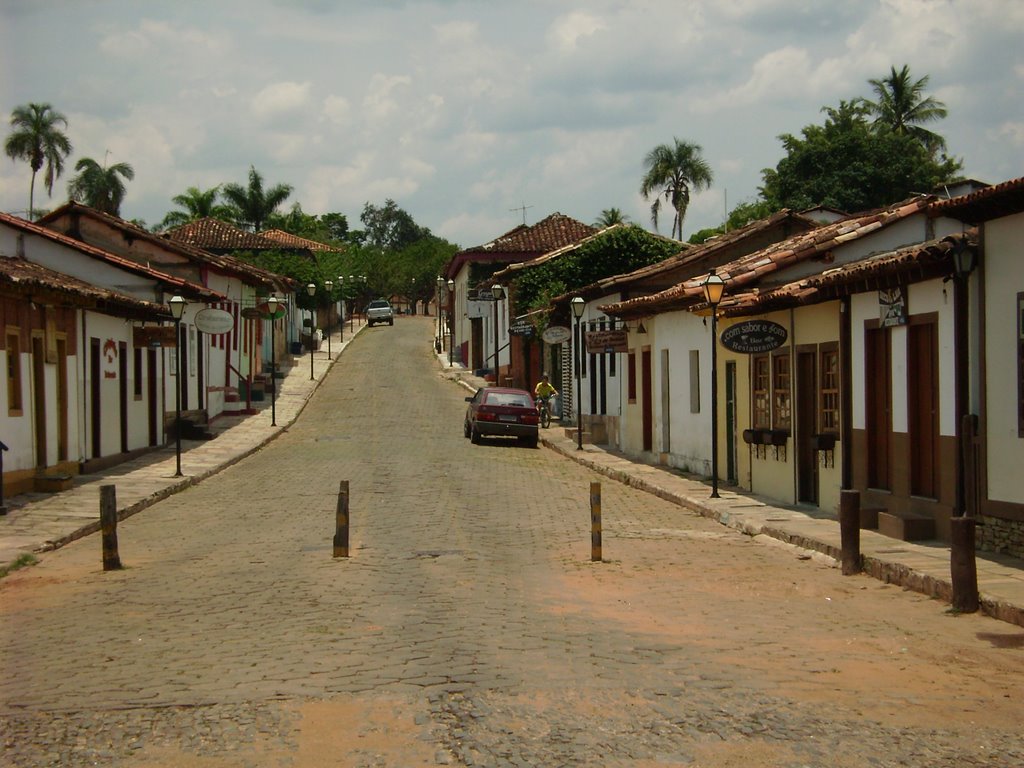 CENTRO HISTÓRICO, SÓ CARROS PEQUENOS... by julierme gontijo