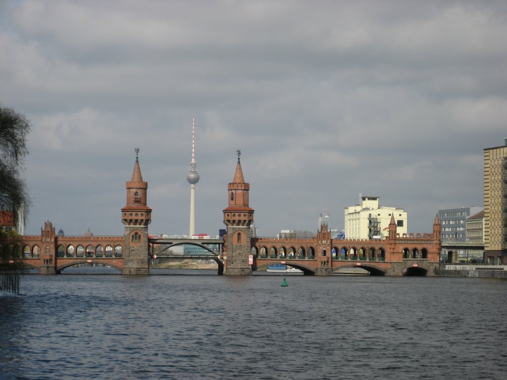 Oberbaumbrücke by tiptop