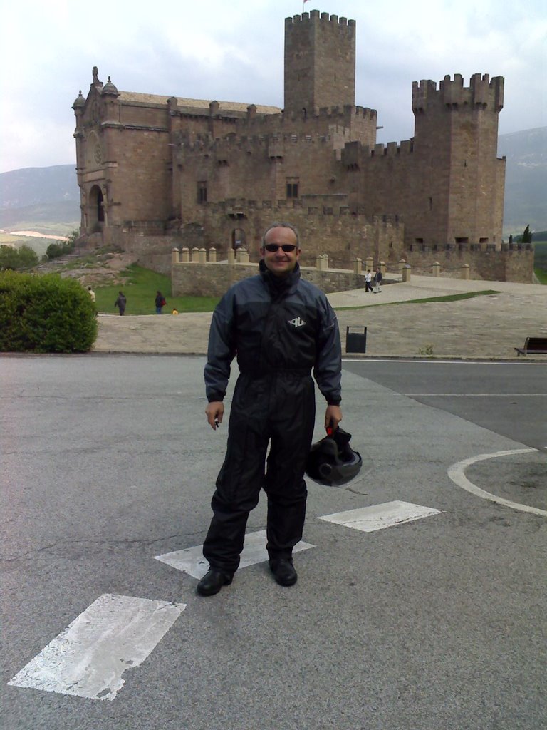 En moto, Castillo de Javier by Gonzalo Paniagua