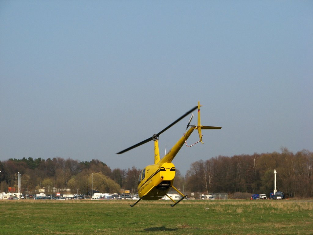 Friedrichshafen AERO 2009: Elicottero Robinson R44 Raven by Claudio Pedrazzi