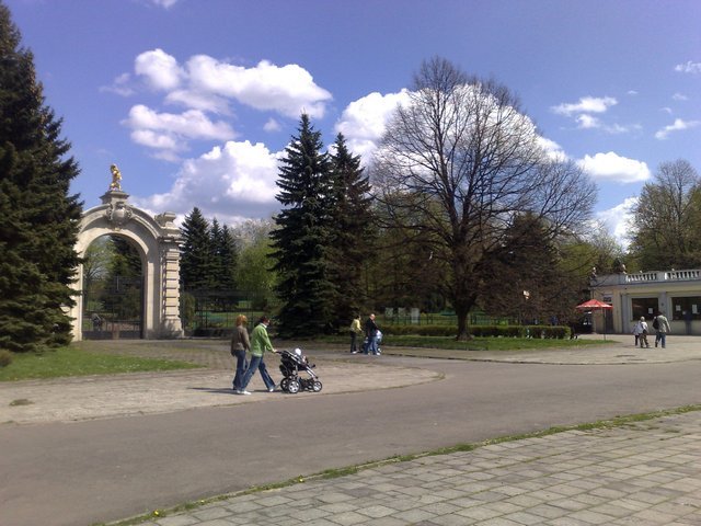 Brama ZOO w Chorzowie by bird watcher