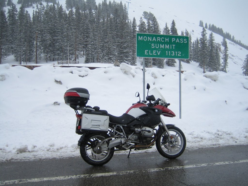 R1200GS on Monarch Pass by wclemens