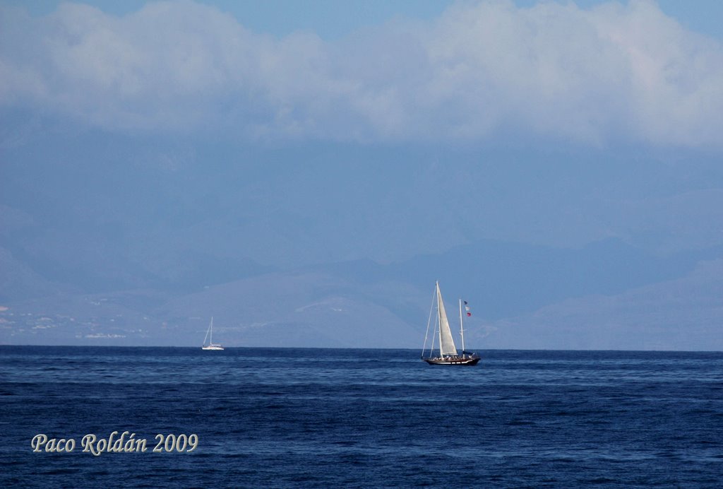 LA GOMERA DESDE EL SUR DE TENERIFE by Paco Roldán Arjona