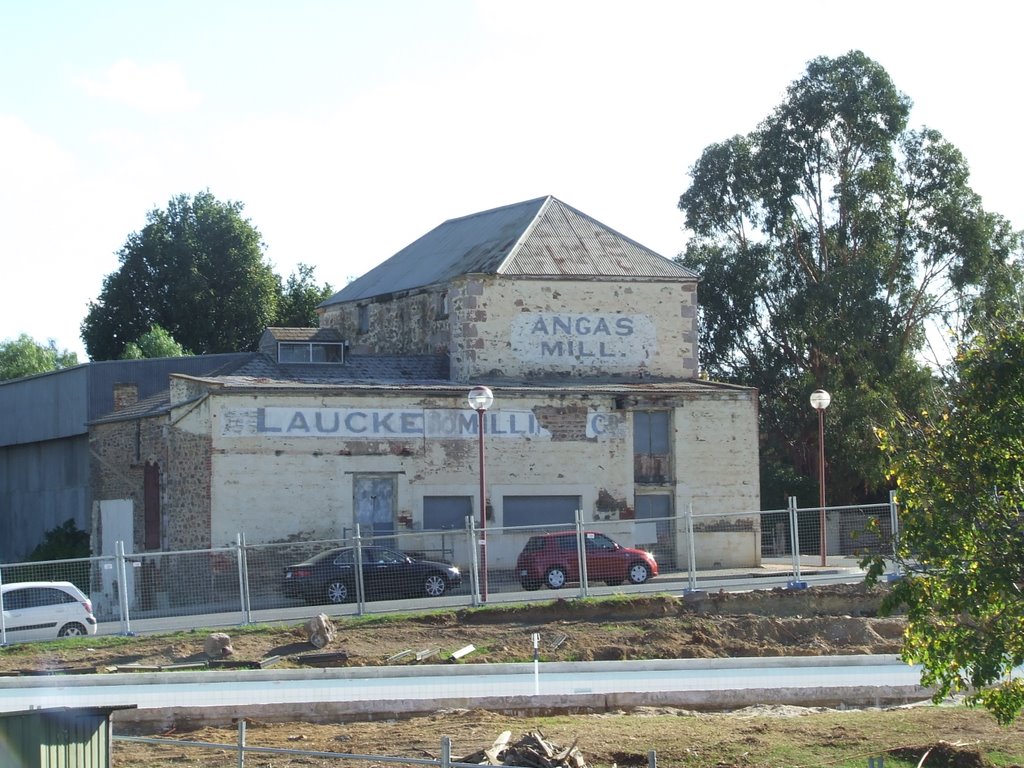 Strathalbyn SA 5255, Australia by Don Nairn