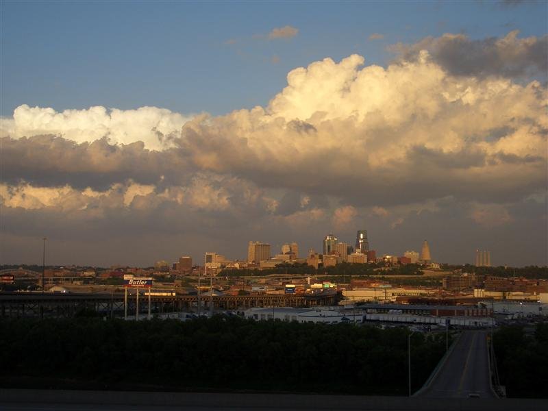 Downtown Kansas City, MO skyline from Strawberry Hill area of Kansas City, KS by marnox1