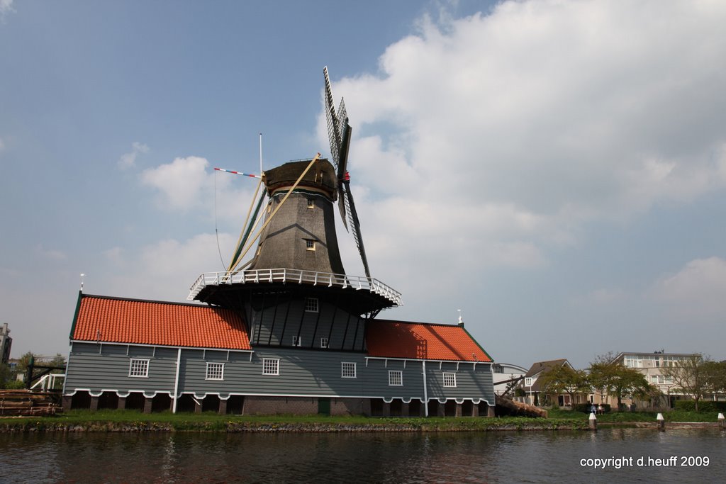 Oostvlietweg Leidschendam Nederland by Dick Heuff