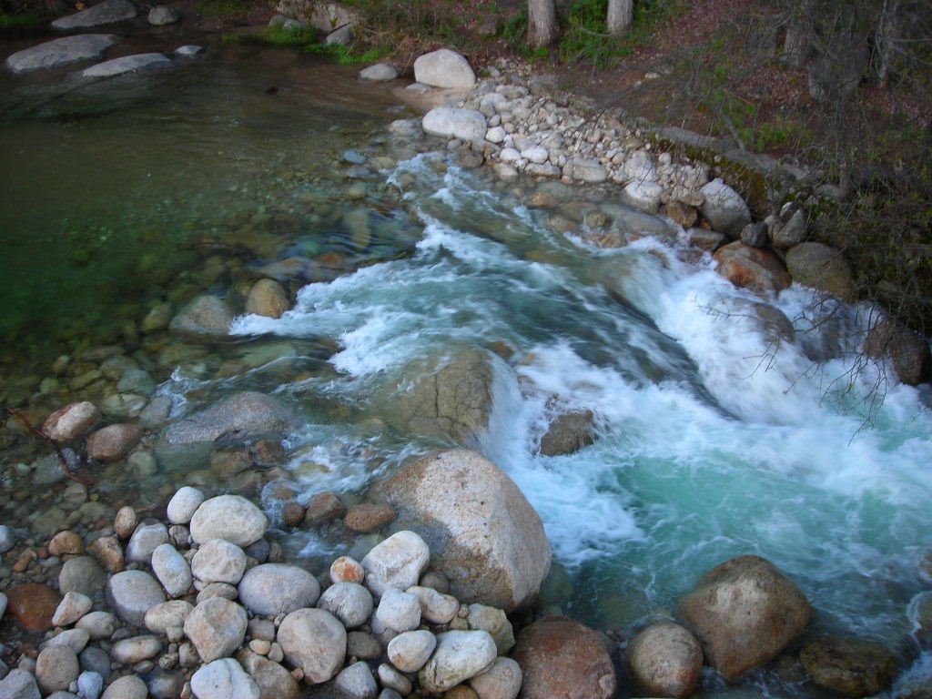 Se desata el agua y esto produce una sensación de exhuberancia sin límites. Jarandilla, junto al cámping Jaranda by viajeroandaluz