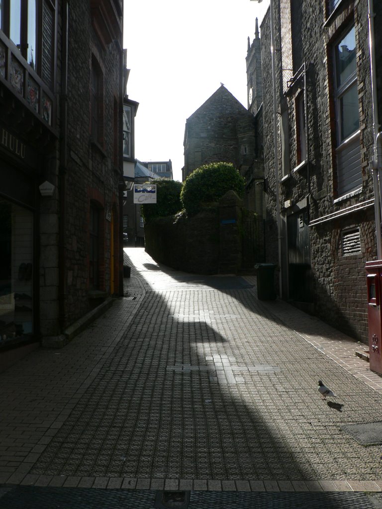 Church close, Dartmouth by Tillyfarlar