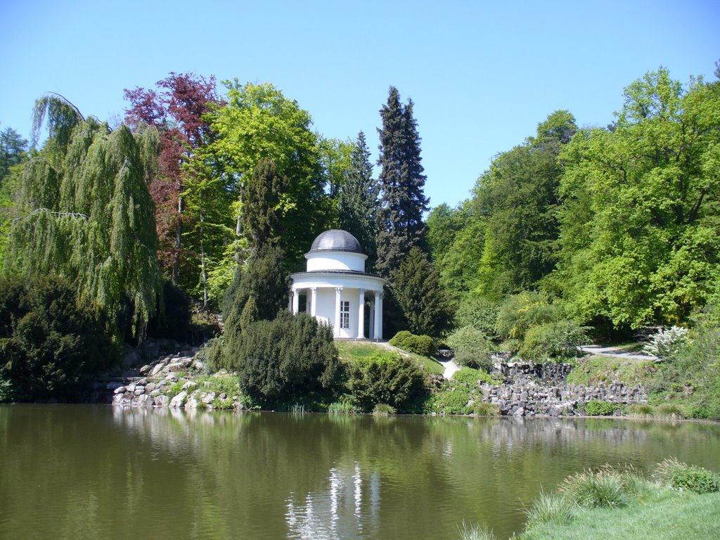 Im Bergpark Wilhelmshöhe by M. Kördel-Henckel