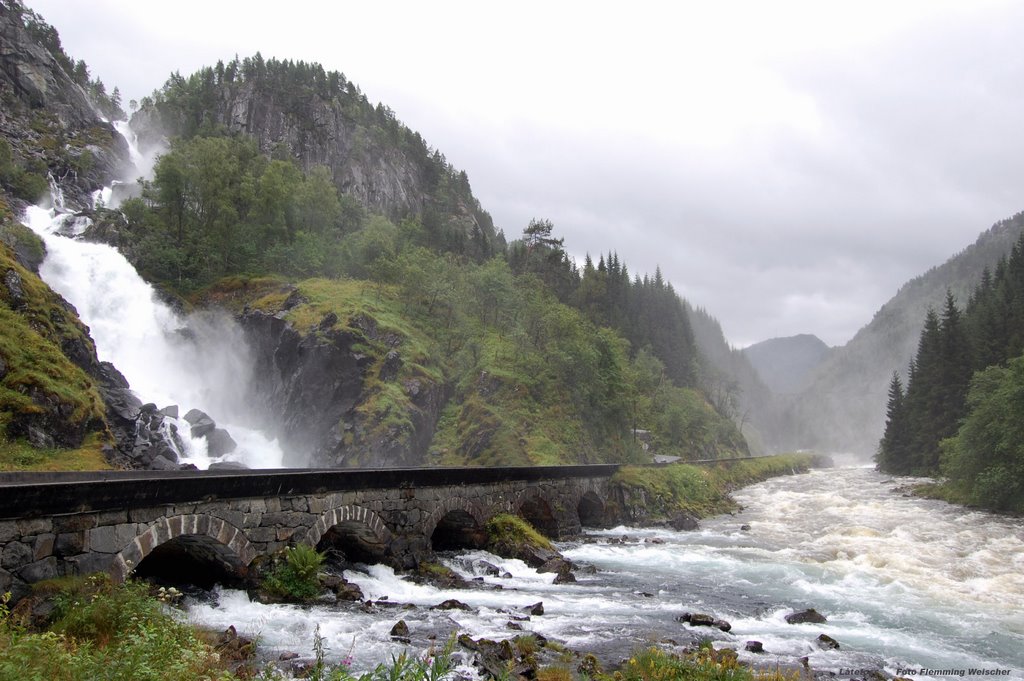 Låtefoss by dannor