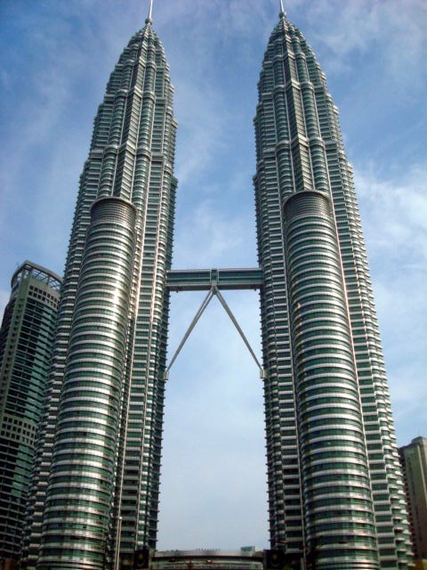 Kuala Lumpur - Petronas Twin Towers by Arielyo