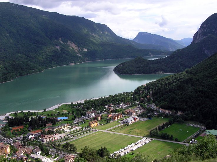 Lago di Molveno by Petr Hlousek