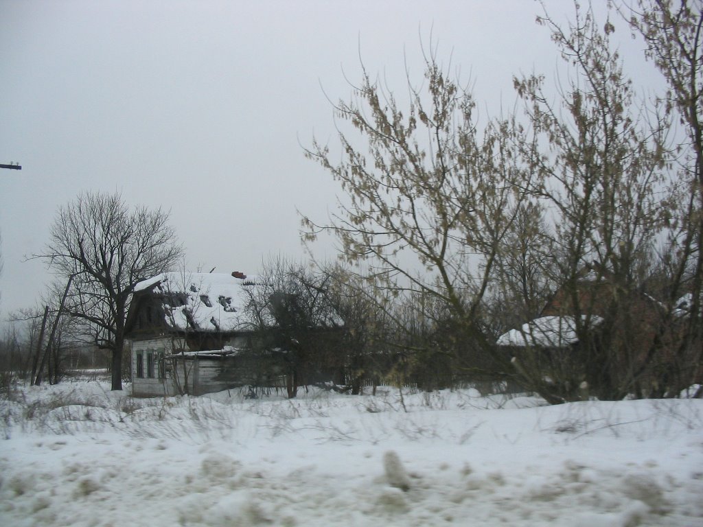 Abandoned house near Polesskoe Feb-07 by egor-lucky