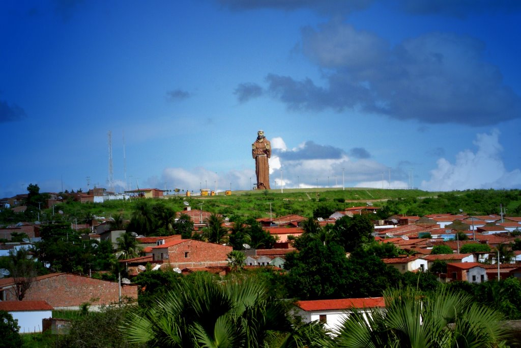 Estátua de São Francisco das Chagas de Canindé (Festa: 4/10) by MACÍLIO GOMES