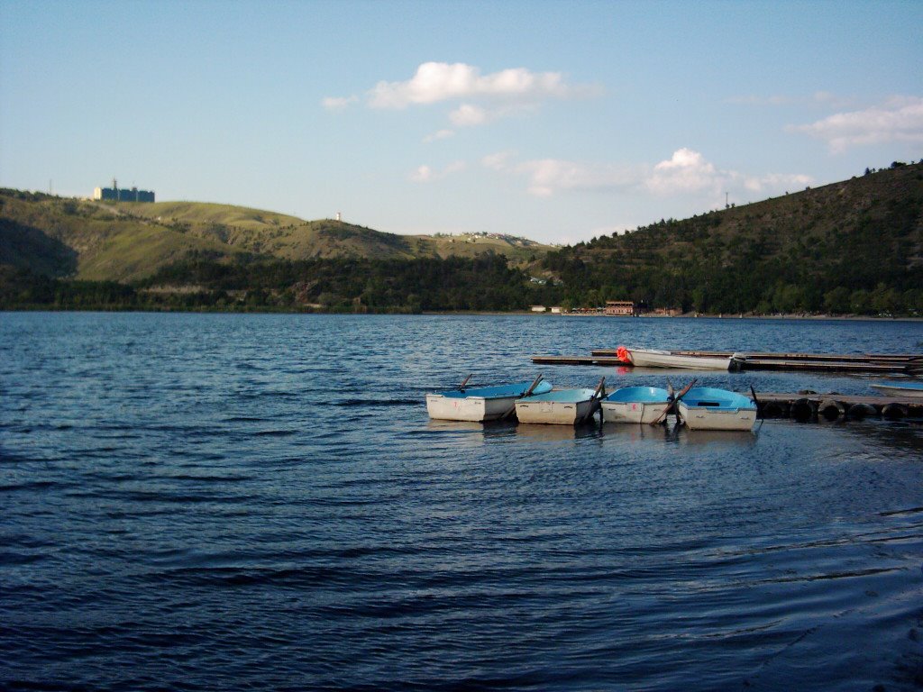 Eymir Gölü (Eymir Lake) by avsarozgen