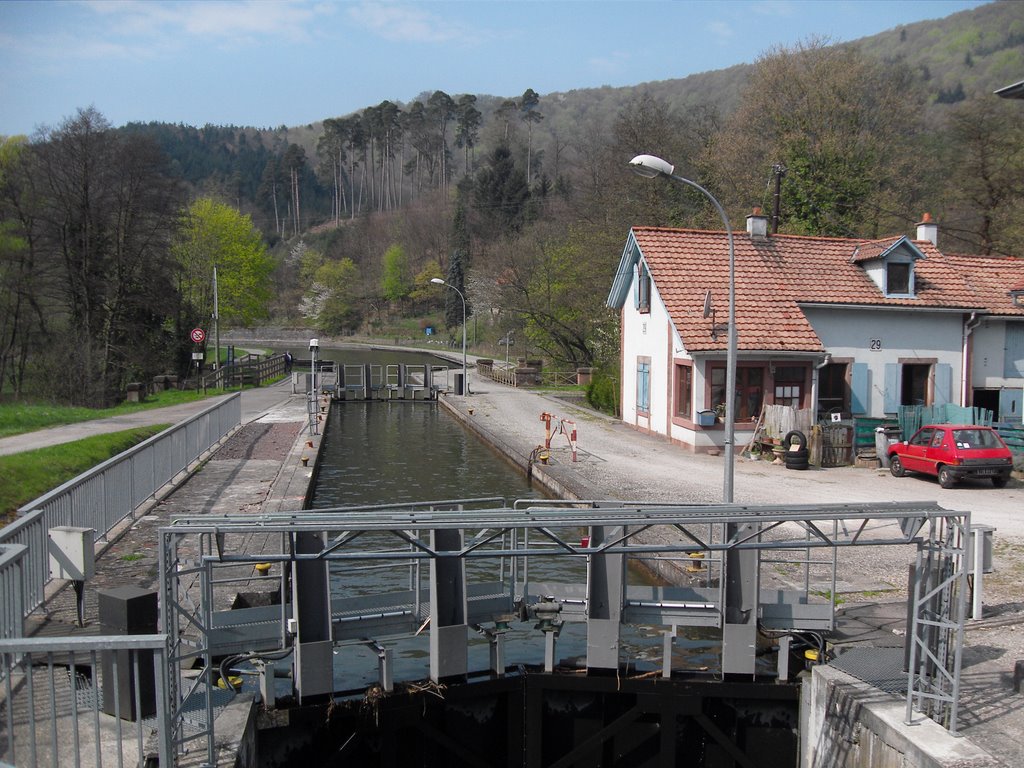 Canal Lock, near Saverne by PeteStones